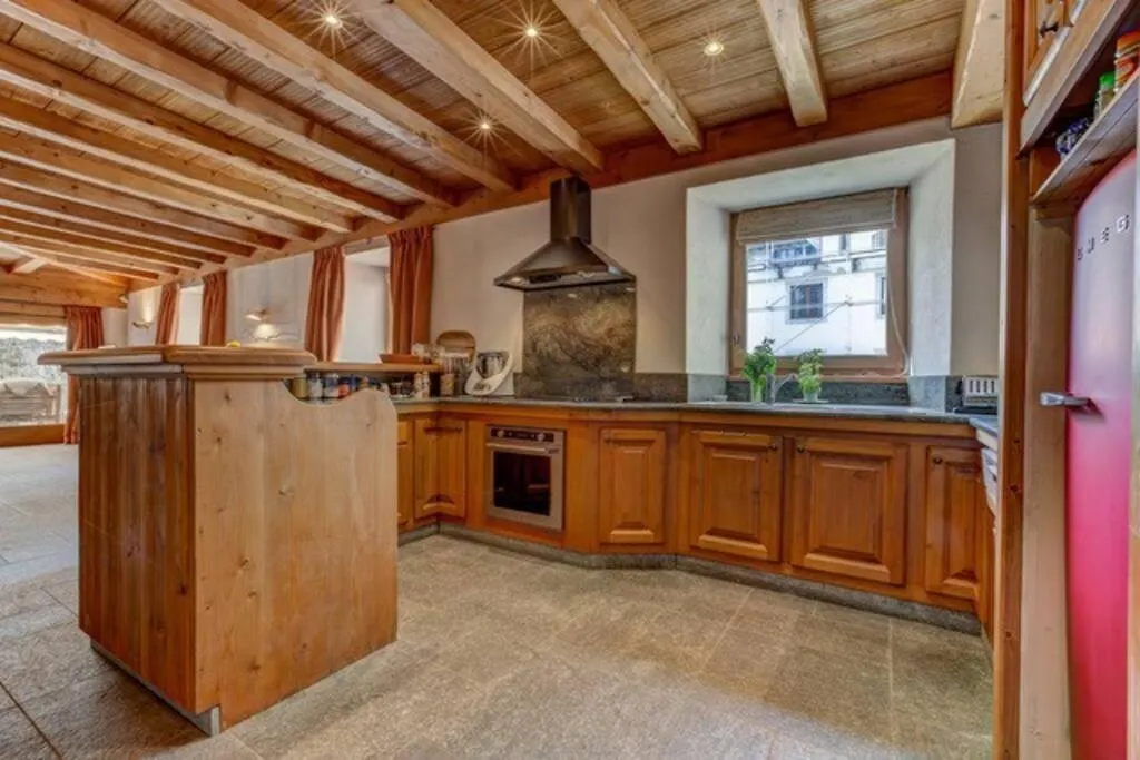 Spacious 3-Bed In The Heart Of Chamonix 0*,  France