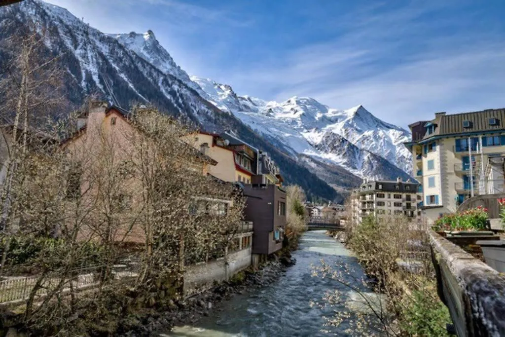 Apartment Spacious 3-Bed In The Heart Of Chamonix France