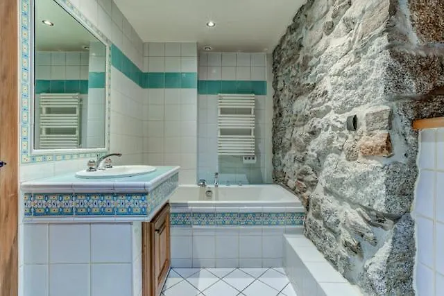 Spacious 3-Bed In The Heart Of Chamonix 0*,